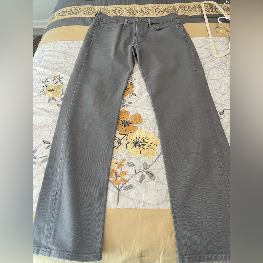 Men’s Levi 514 Gray Denim Jeans- Size 32 x 32